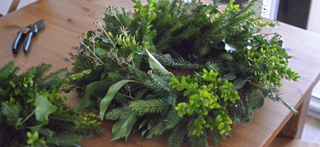 Homemade evergreen wreath | www.myfoododyssey.com